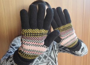 10. Yan & Lei Women’s Knitted Winter Gloves with Roll Up Cuffs